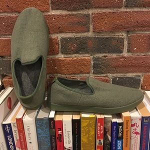 Allbirds Wool Loungers in Kotare Moss (women sz 9)